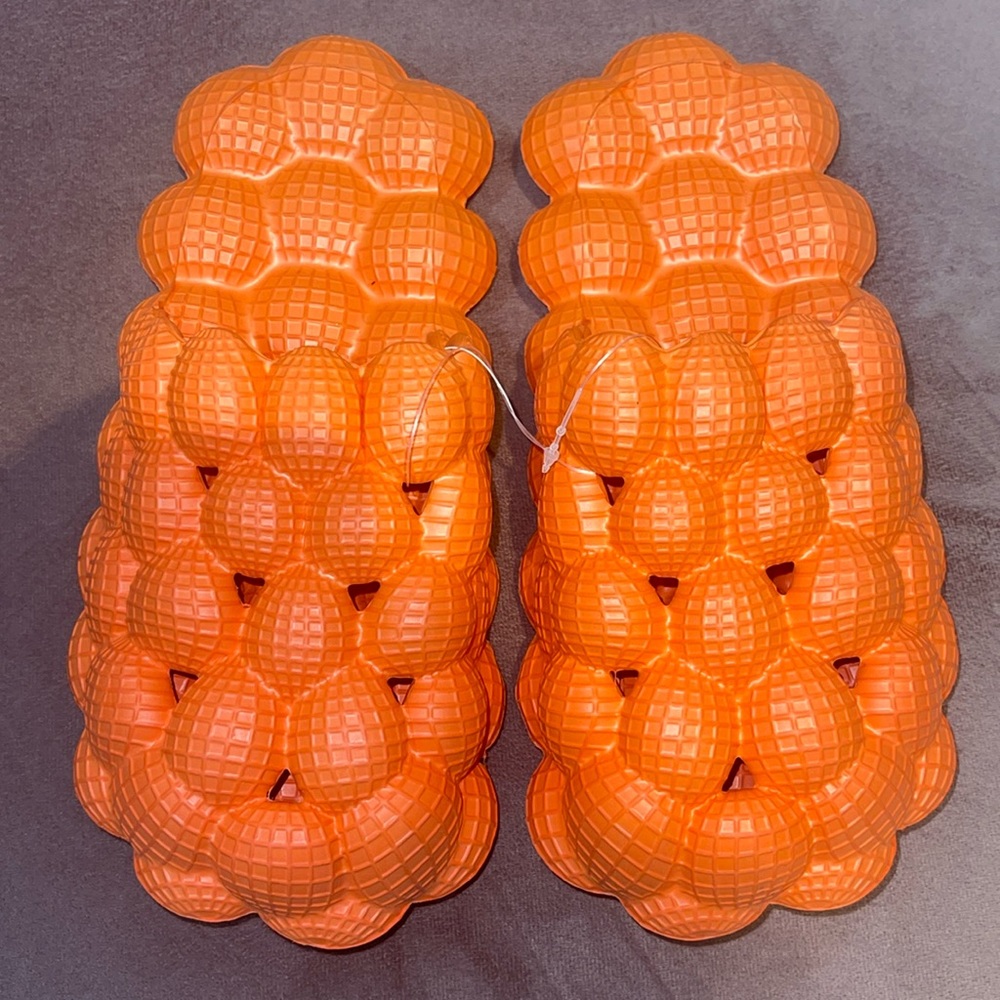 ORANGE BUBBLE SLIPPERS